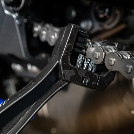 S100 Chain Brush четка за почистване на мотоциклетна верига и задвижване