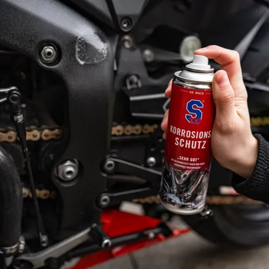 S100 Corrosion-Protectant 300 мл антикорозионен спрей за защита на металните части на мотоциклет