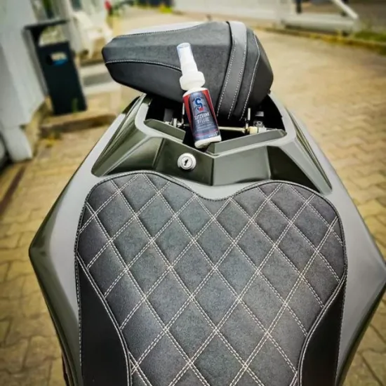 S100 Seatbench Care 100 мл препарат за почистване поддръжка и UV защита на мотоциклетна седалка