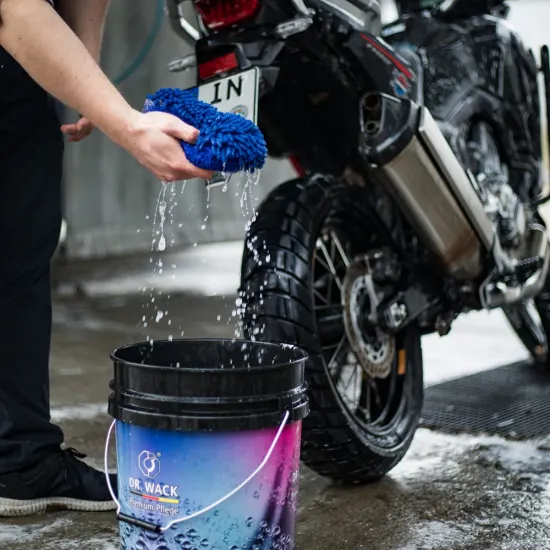 S100 THE SPONGE двустранна микрофибърна гъба за ръчно измиване на мотоциклет