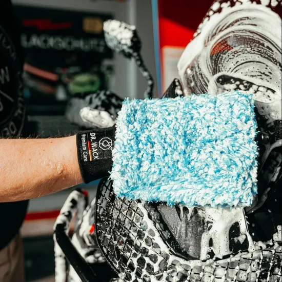 S100 THE WASH MITT микрофибърна ръкавица за ръчно измиване на мотоциклет