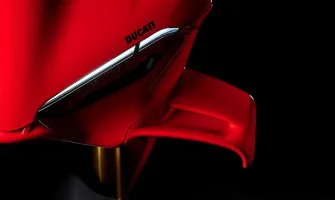 2025 Ducati Panigale V4 и V4 S: Върхът на мотоциклетното инженерство