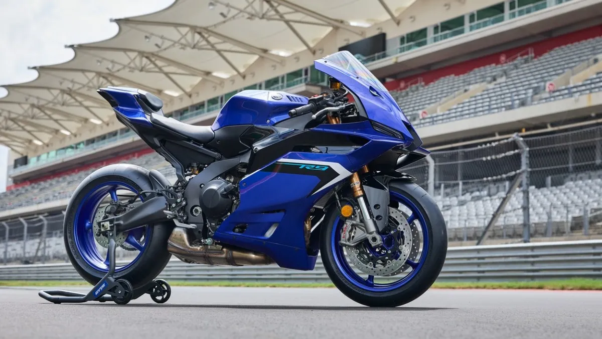 2025 Yamaha YZF-R9: Първи поглед и ревю на новия спортен мотор