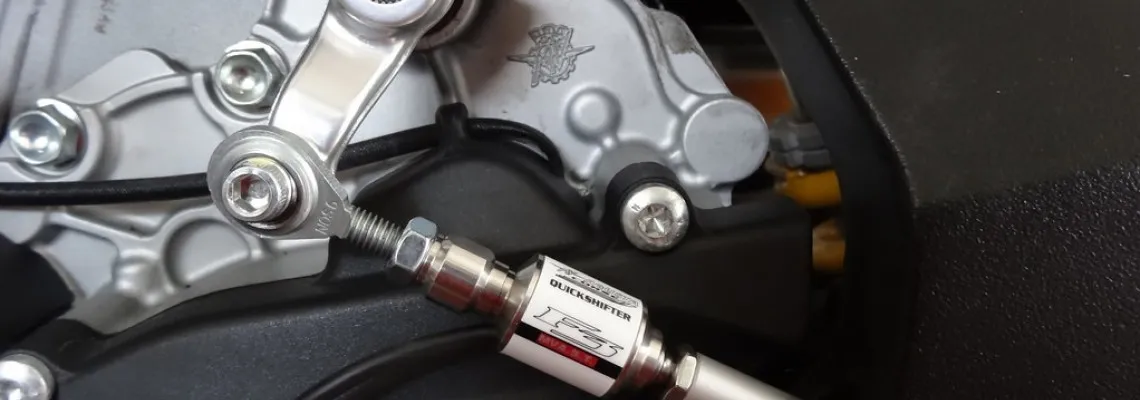 Как работи quickshifter-ът и защо си заслужава?