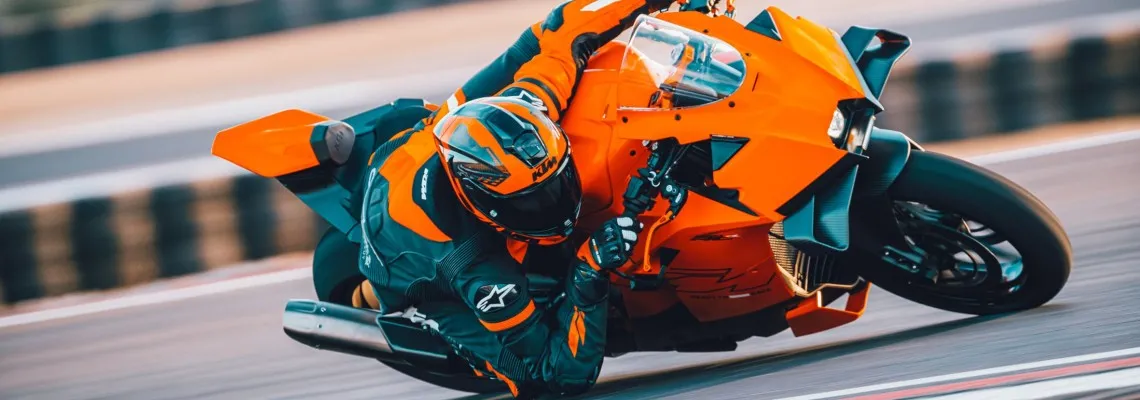 KTM 990 RC R: Първи поглед към бъдещето на спортните мотоциклети