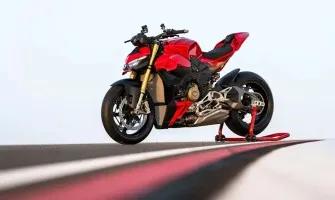 Първи поглед към Ducati Streetfighter V4 2025: „Голото“ Panigale