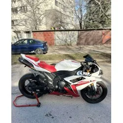 Yamaha YZF R1