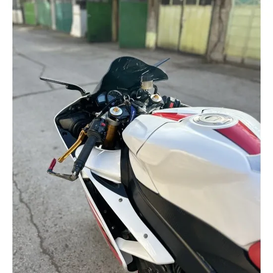 Yamaha YZF R1