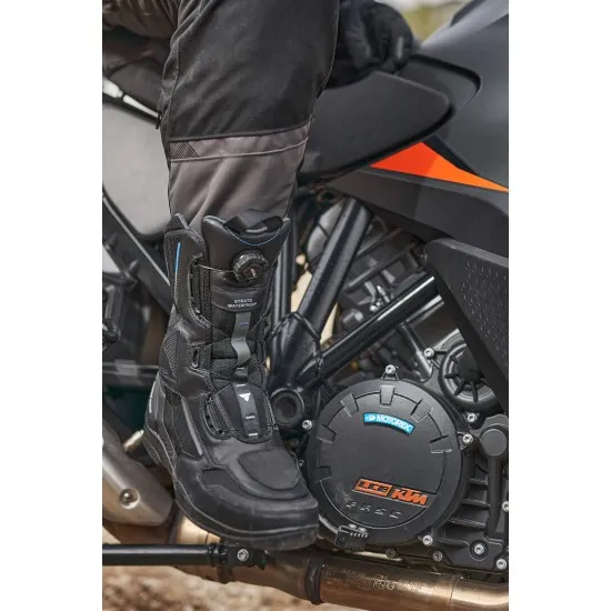 SHIMA STRATO WP BLACK – водоустойчиви мото ботуши с ATOP затваряне и TPU глезенна защита