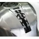 Протектор за резервоар Yamaha R1 с черен карбонов дизайн и бели декоративни елементи, показан в три изгледа