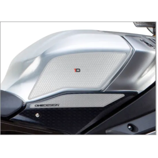Сребрист протектор за резервоар OneDesign на Yamaha R1 със структурирана повърхност и прозрачен долен елемент