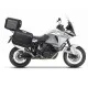 Бял KTM 1290 Super Adventure с монтирани сиви метални куфари SHAD - два странични и един заден куфар, показани в различни конфигурации на системата