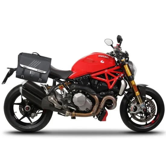 Червен мотоциклет Ducati с черни метални скоби SHAD монтирани на задната част за закрепване на текстилни дисаги