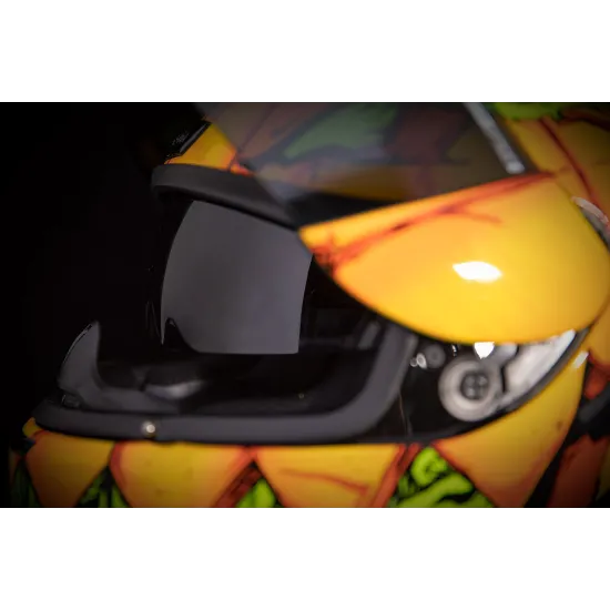 Каска ICON AIRFORM TRICK OR STREET OR с Dark Smoke визьор и Dropshield™