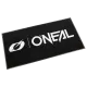 Черен работен килим O'NEAL 100x200 см с бяло лого, показан сгънат и разгънат на бял фон