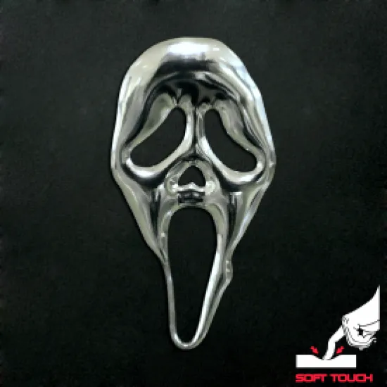 3D стикер ONEDESIGN с хромиран релефен дизайн на маска Ghostface в сребрист цвят върху черен фон