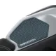 Сив протектор за резервоар с хексагонална текстура и бяло OneDesign лого, показан отделно и монтиран на сребрист мотоциклет