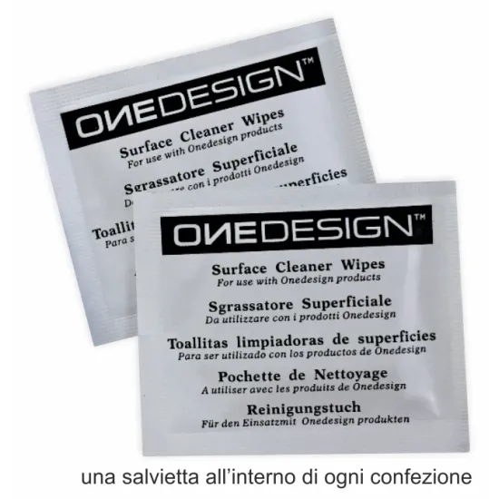 Черен протектор за резервоар ONEDESIGN с карбонов десен, стрелкообразна форма с бели прорези и лого на марката в горната част
