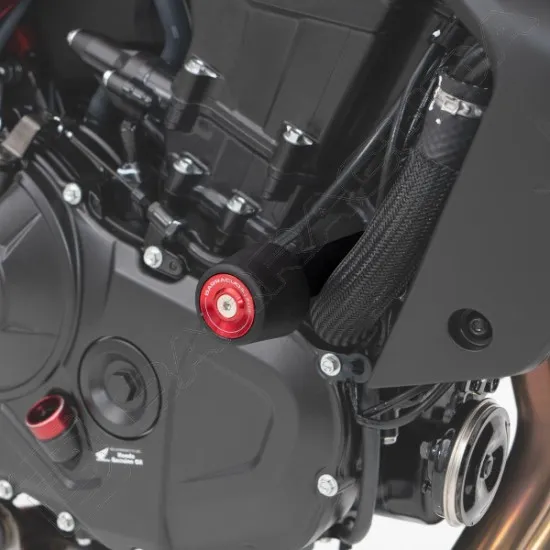 Черни краш тапи BARRACUDA монтирани на Honda Hornet 750 с червени алуминиеви акценти и карбонова защита на двигателя
