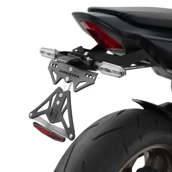 СТОЙКА ЗА НОМЕР BARRACUDA - ЗА ОРИГИНАЛНИ МИГАЧИ HONDA CB 650 R 2024 - Мото стойки за номер от марка Barracuda