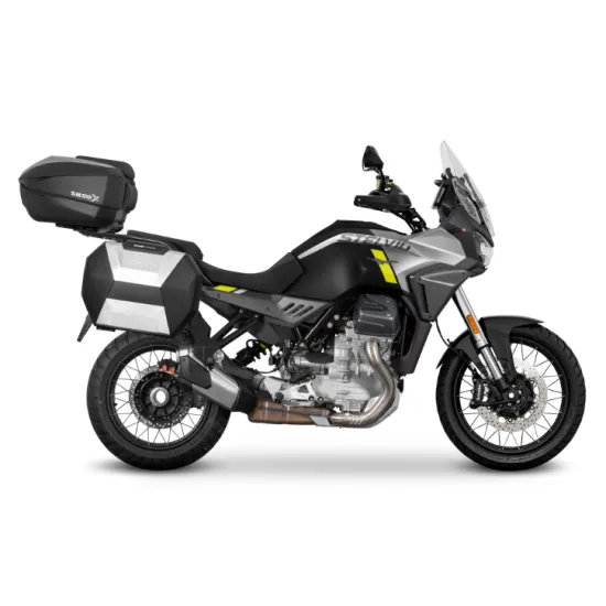 Сребристо-сив Moto Guzzi Stelvio 1000 2024 с монтирани черни SHAD куфари - горен и два странични, показващ пълната 3P система