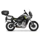 Сребристо-сив Moto Guzzi Stelvio 1000 2024 с монтирани черни SHAD куфари - горен и два странични, показващ пълната 3P система