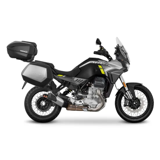 Сив Moto Guzzi Stelvio 1000 със странични куфари SHAD в различни конфигурации - само заден куфар, с два странични куфара и пълен комплект от три куфара