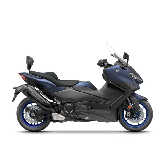 Син YAMAHA TMAX 560 TECH MAX скутер с тъмносини акценти на джантите, спортен дизайн и интегрирана задна облегалка