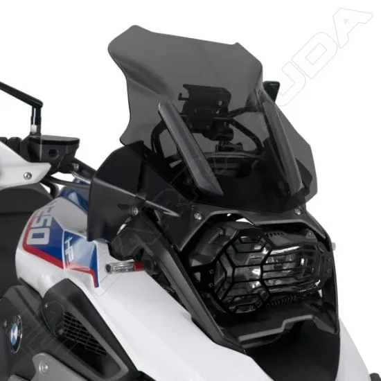 Тъмна опушена слюда Barracuda Aerotourer монтирана на бяло BMW R 1250GS, изглед отпред с решетка за защита на фара