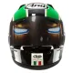 Черно-зелена мото каска Arai с монтиран стикер OV5P, показващ ефекта на златни очи със сини светлинни ивици и металически блясък на визьора