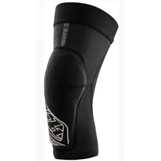 Черни наколенки Troy Lee Designs Stage Pro с D3O защитен панел над коляното, многопанелна компресионна тъкан и широк горен маншет - изглед отпред, отстрани и под ъгъл