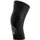 Черни наколенки Troy Lee Designs Speed Pro Knee Sleeve с D3O протекторна вложка при капачката на коляното, компресионен ръкав и лого в сиво и червено - изглед отпред, отстрани и под ъгъл