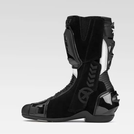 Спортни мото ботуши XPD XP6-S BLACK/WHITE с твърда защита и състезателен дизайн