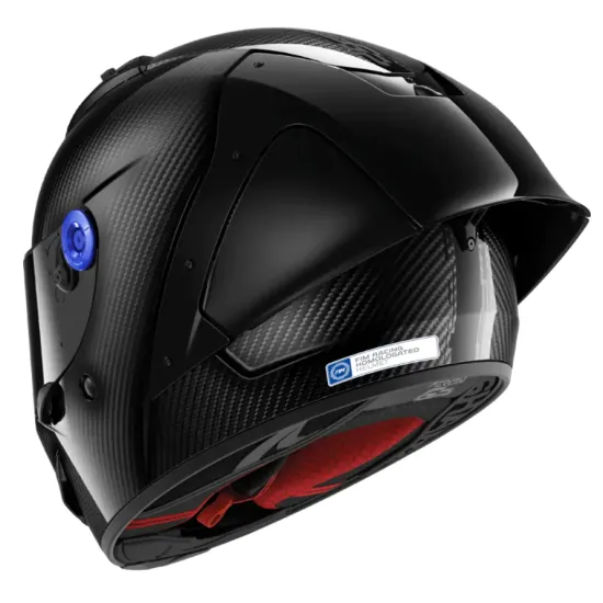 Черна карбонова каска SHARK AERON-GP с характерен carbon fiber дизайн, тъмен визьор, сини акценти и аеродинамичен спойлер