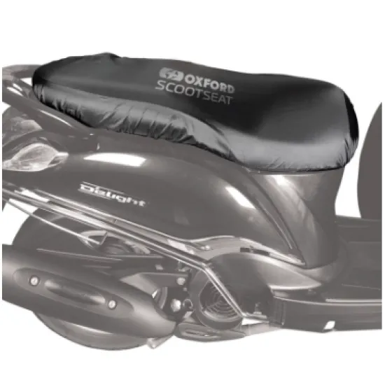 Черен калъф Oxford ScootSeat монтиран на седалка със затягащи въжета и стопер на дъното, плюс компактна черна торбичка за съхранение с бяло лого Oxford