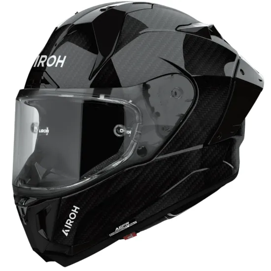 Черна каска AIROH GP800 с карбонови панели в сиво-черен камуфлажен дизайн, прозрачен визьор и вентилационни отвори