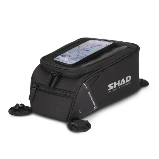 Черна мото чанта SHAD SL12M v2 с прозрачен прозорец, в който се вижда смартфон с навигация, катинарчета на циповете и бяло лого SHAD