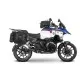 Бял BMW R1300GS Adventure с монтирани сребърни SHAD куфари, черни метални носачи и синьо-червена графика на резервоара