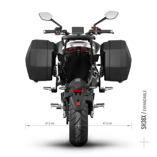 Бял CF MOTO 800 NK с черни SHAD куфари - два странични и един заден, монтирани на специални метални носачи