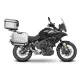 Сив мотор CF MOTO 700 MT с монтирани странични сребристи куфари SHAD и система за горен багаж