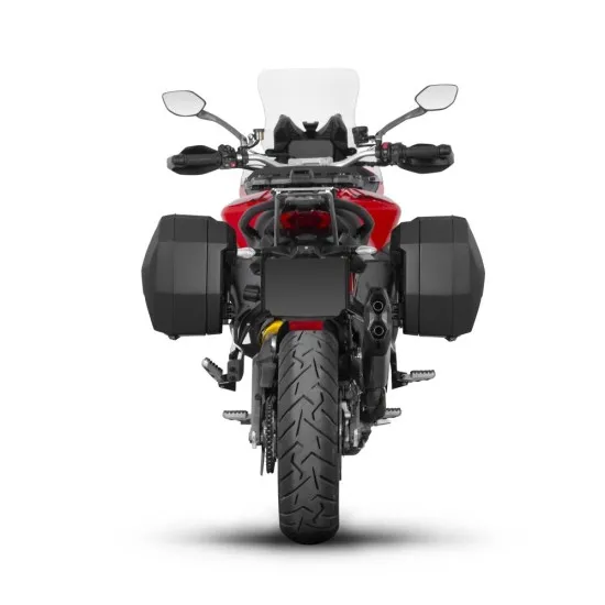 Червена Ducati Multistrada V2 с черни и сиви SHAD куфари монтирани странично, показана отстрани и отзад