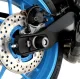 Черни конусовидни краш тапи R&G Racing APEX монтирани на синя Yamaha MT-07 с перфорирани спирачни дискове и алуминиево окачване