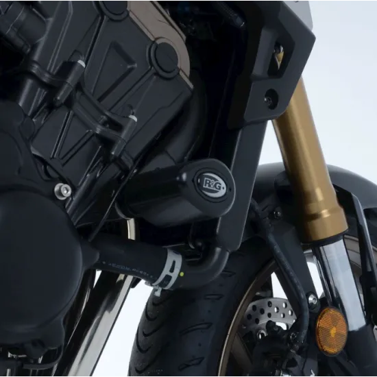 Черни краш тапи R&G Racing Aero монтирани на Honda CB650R с видими златисти амортисьорни пера и черна рамка
