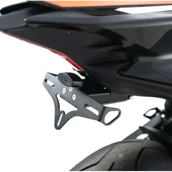 Черна стоманена стойка за номер R&G Racing, монтирана на Yamaha YZF-R9, с компактна триъгълна форма и вградена светлина за
