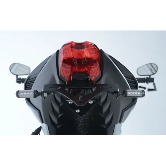 Черна стойка за номер R&G Racing на Triumph Street Triple, неръждаема стомана с прахово покритие и вградена светлина за номер