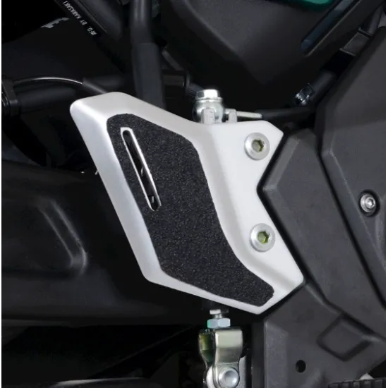 R&G Racing Boot Guard протектор за рама на Kawasaki Z650RS - сребриста алуминиева плочка с черна грапава противоплъзгаща повърхност, монтирана с болтове към рамата