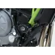 Черни краш тапи R&G Racing с капковидна форма и скрита капачка, монтирани на зелена рамка на Kawasaki Z650