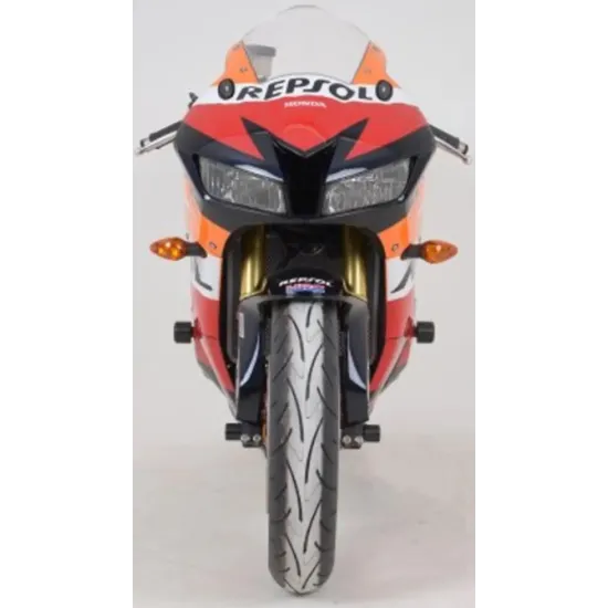 Черни краш тапи R&G Racing с капковидна форма монтирани на червен Honda CBR 600RR, показващи аеродинамичния дизайн и скритите метални фитинги