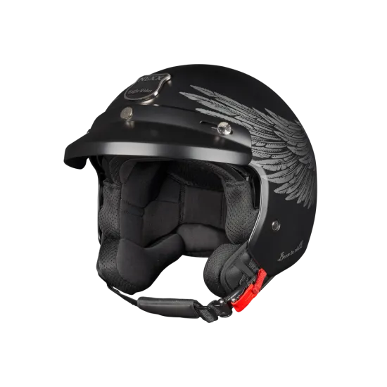 Черна матова jet каска NEXX Y.10 Eagle Rider със сребристи орлови криле, декоративни орнаменти, интегрирани слънчеви очила и червена микрометрична закопчалка