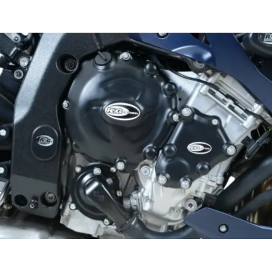 Черни протектори R&G Racing монтирани на двигател BMW S1000RR покриващи алтернатор, генератор и водна помпа с характерни овални лога